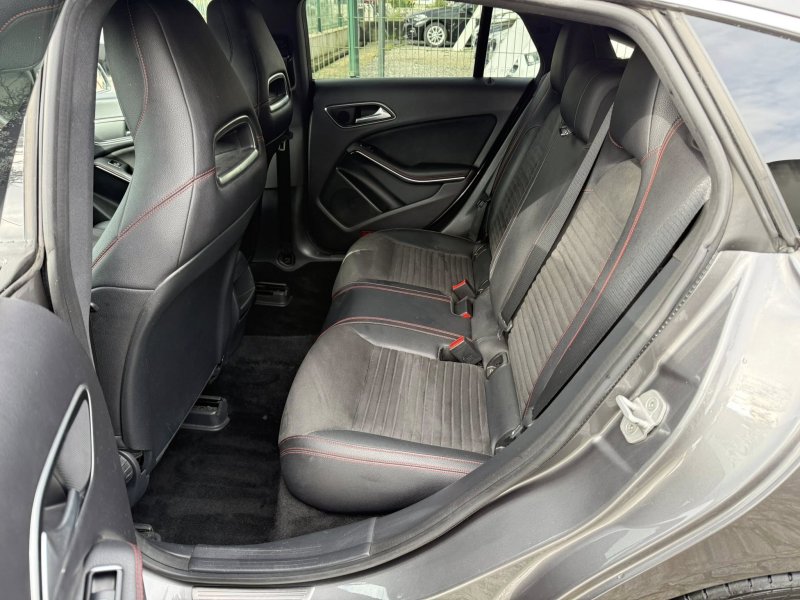 Mercedes CLA 200 d Shooting Brake AMG Line Aut. - Foto 12
