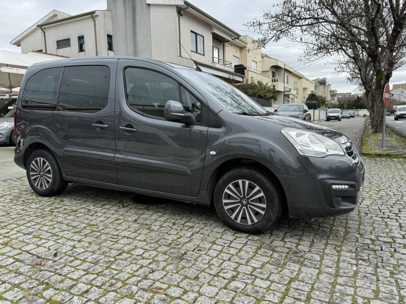 Peugeot 1.6 Blue-HDi Active 5 Lugares - Foto 3