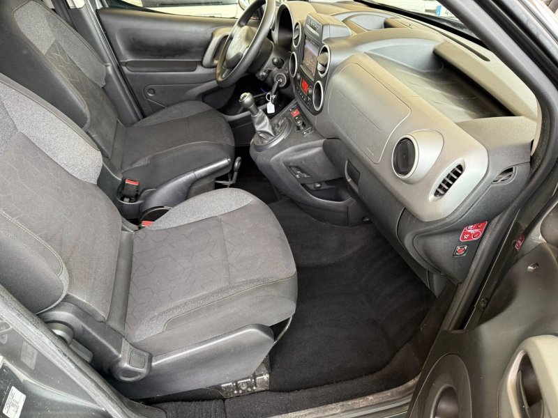 Peugeot 1.6 Blue-HDi Active 5 Lugares - Foto 13