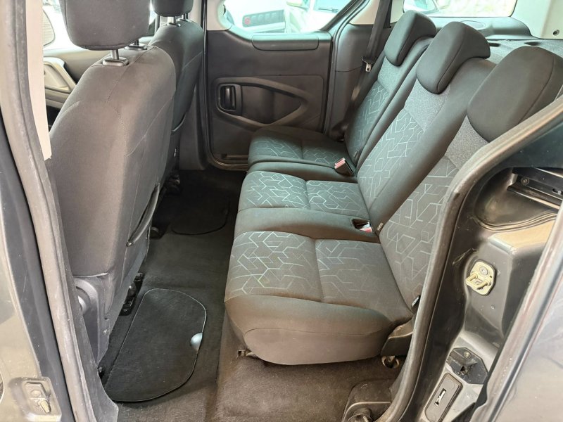 Peugeot 1.6 Blue-HDi Active 5 Lugares - Foto 12