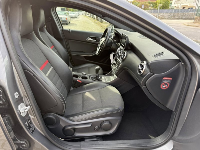 Mercedes A 160 CDI Urban - Foto 13